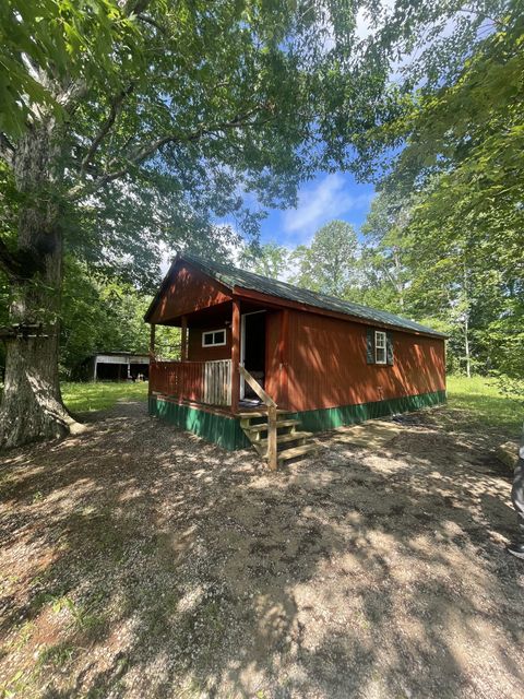 156 Schell Ln Celina TN 38551