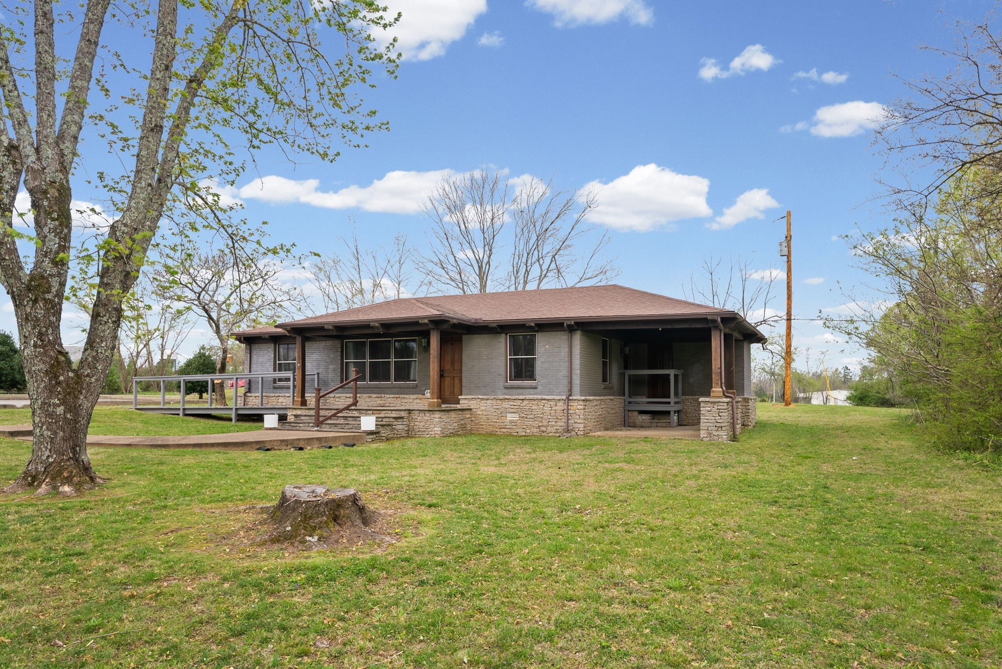 549 Swan Ave