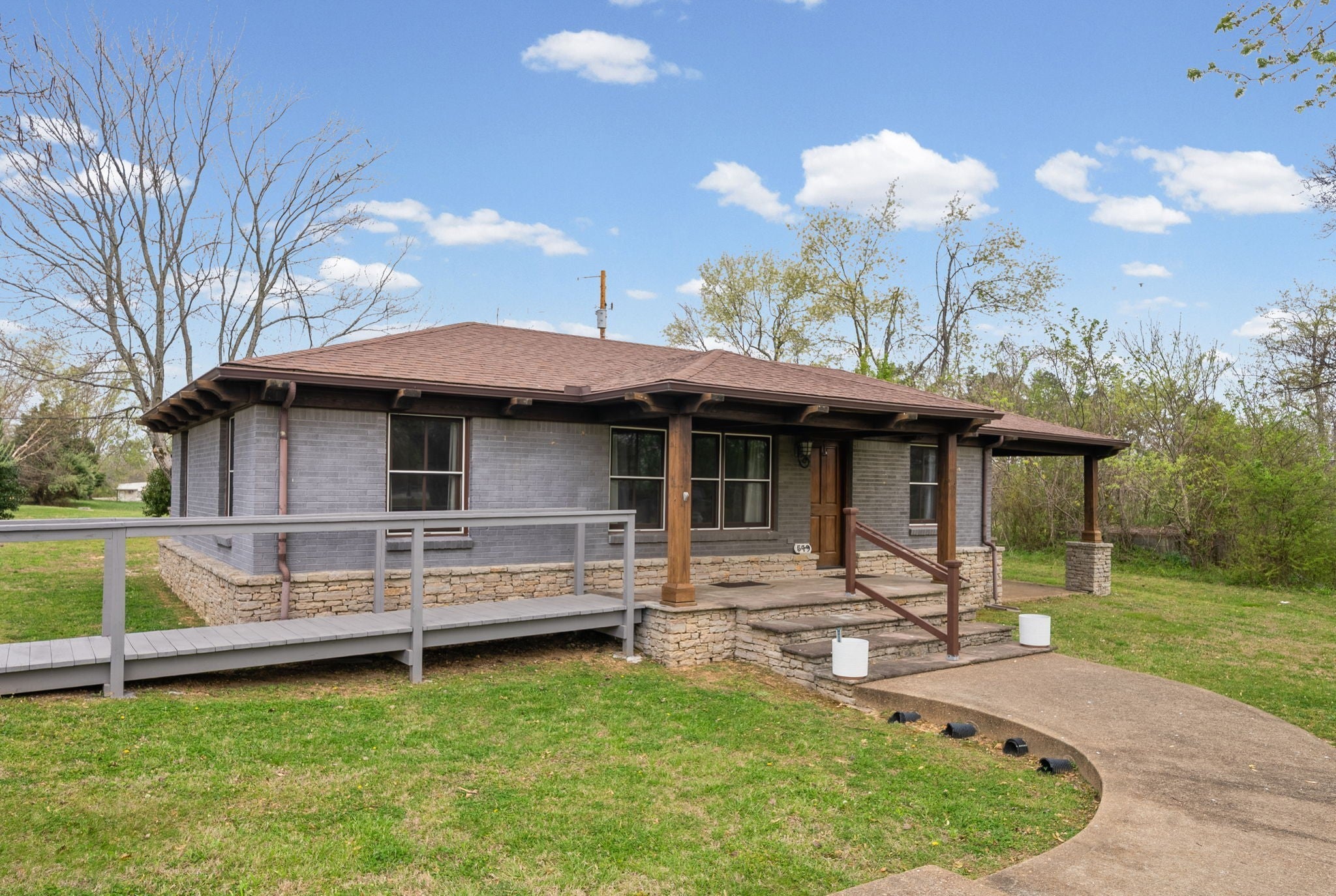549 Swan Ave