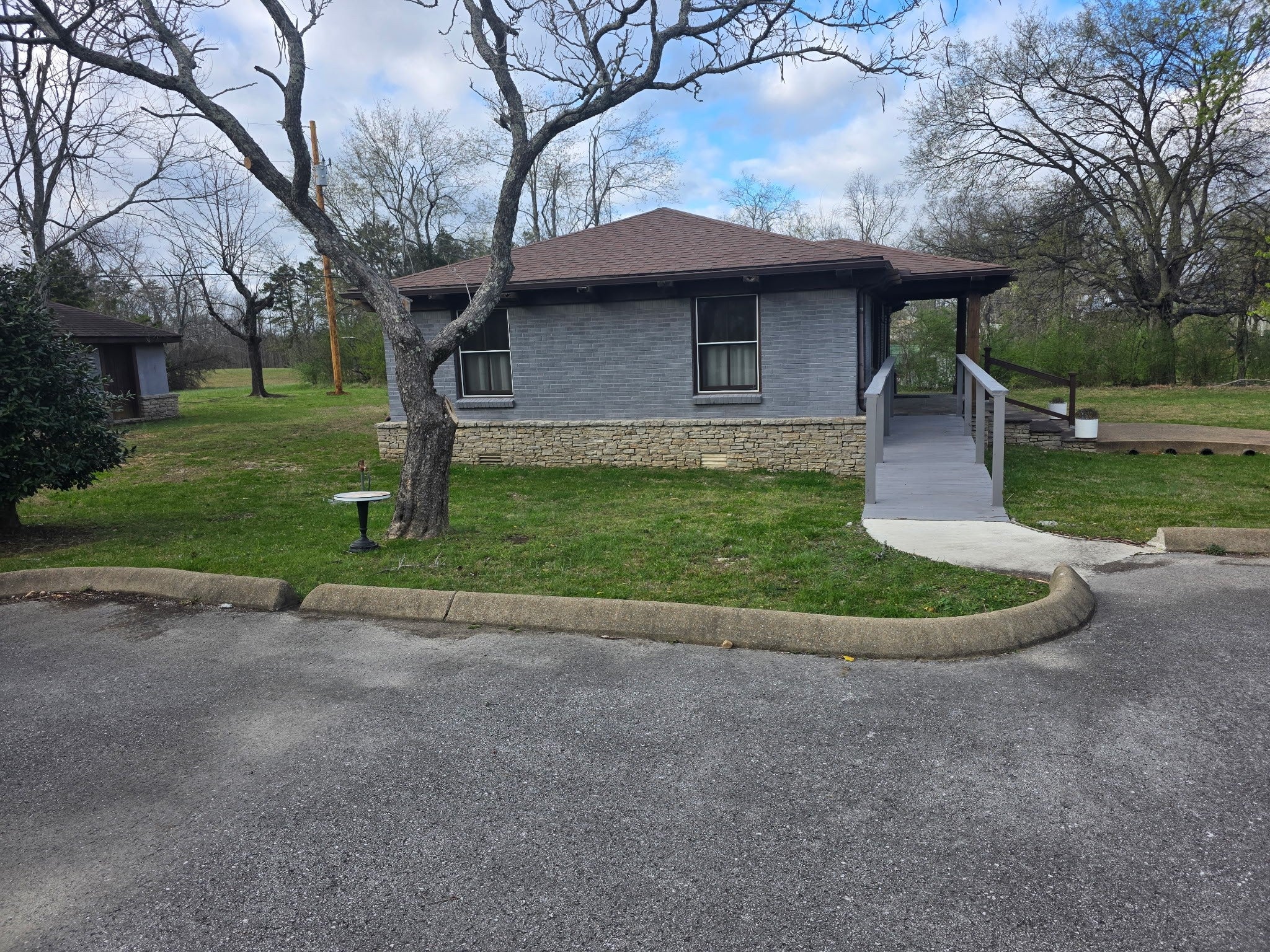549 Swan Ave