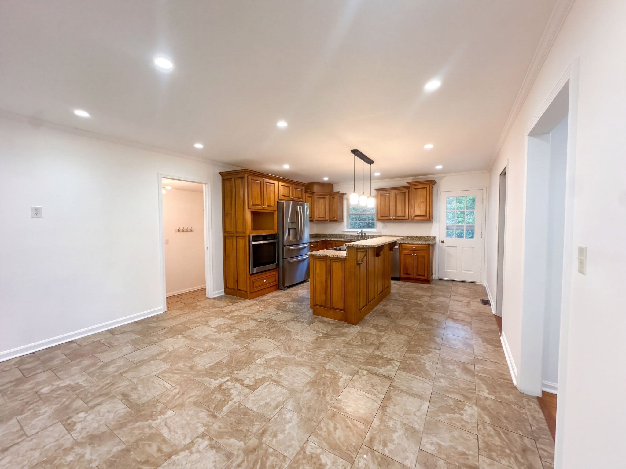 592 Woodland Dr