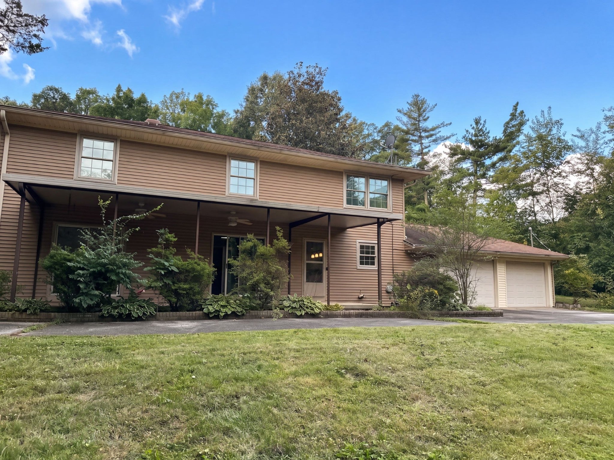592 Woodland Dr
