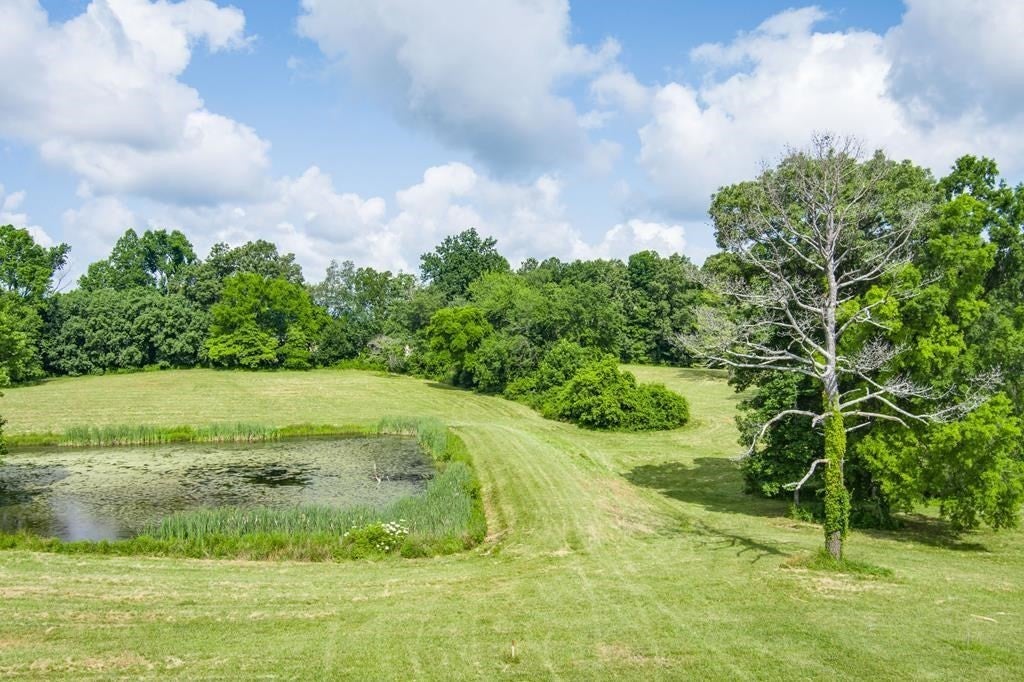 2390 Bowser Rd