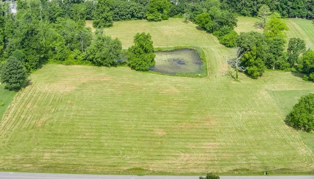 2390 Bowser Rd