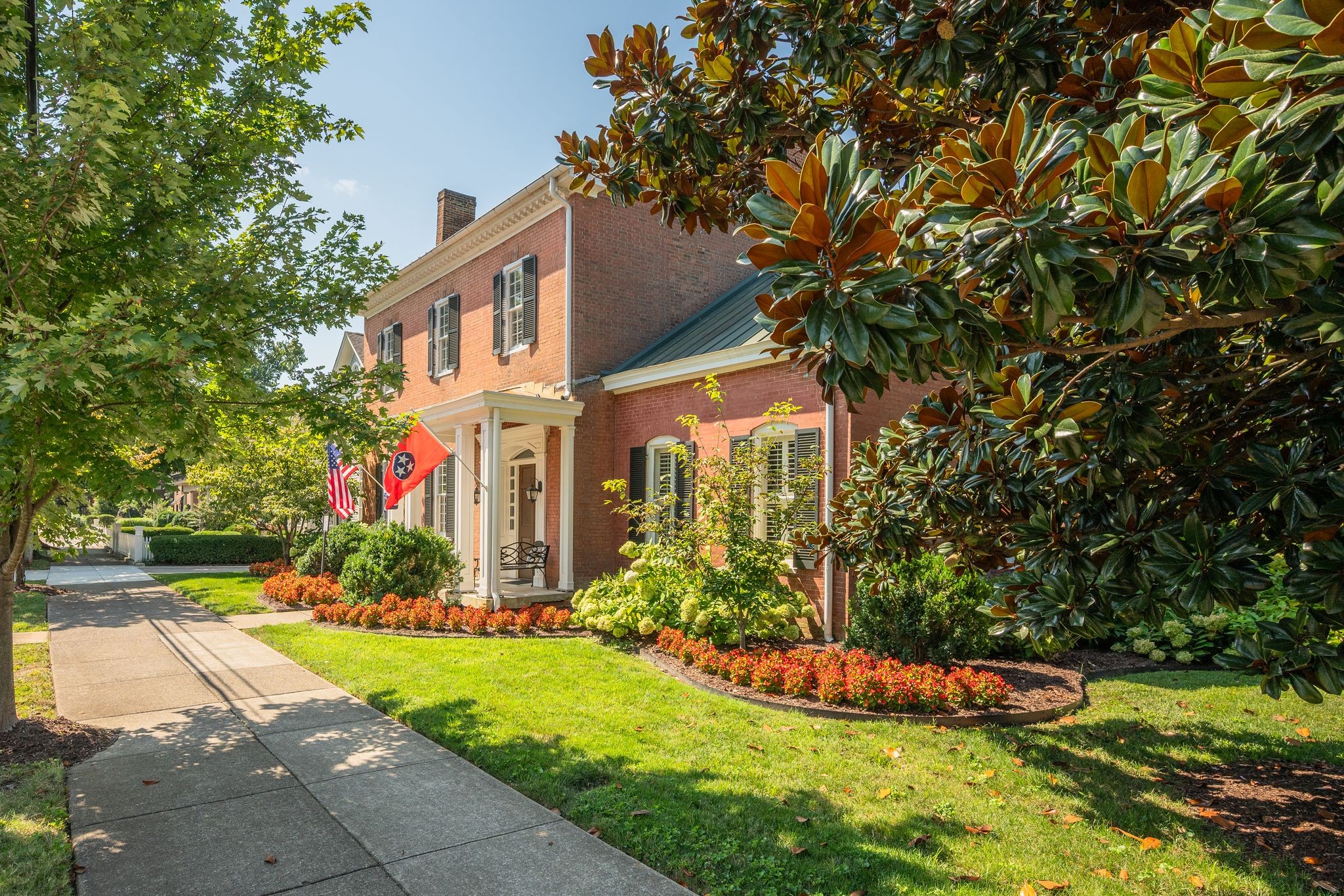 224 3rd Ave S
