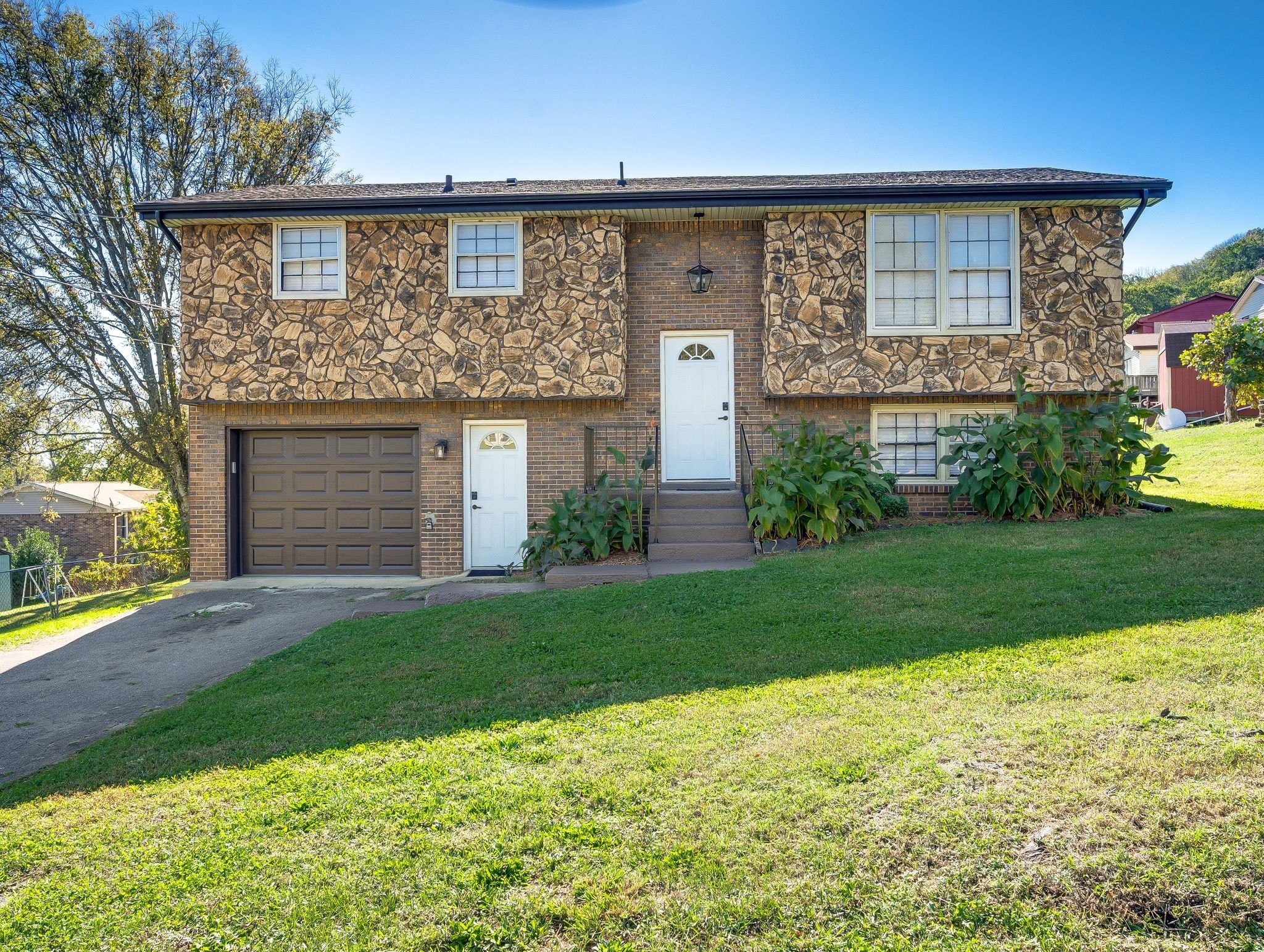 Nashville, Tennessee 37218, United States, 5 Bedrooms Bedrooms, ,2 BathroomsBathrooms,Residential,Active,21099