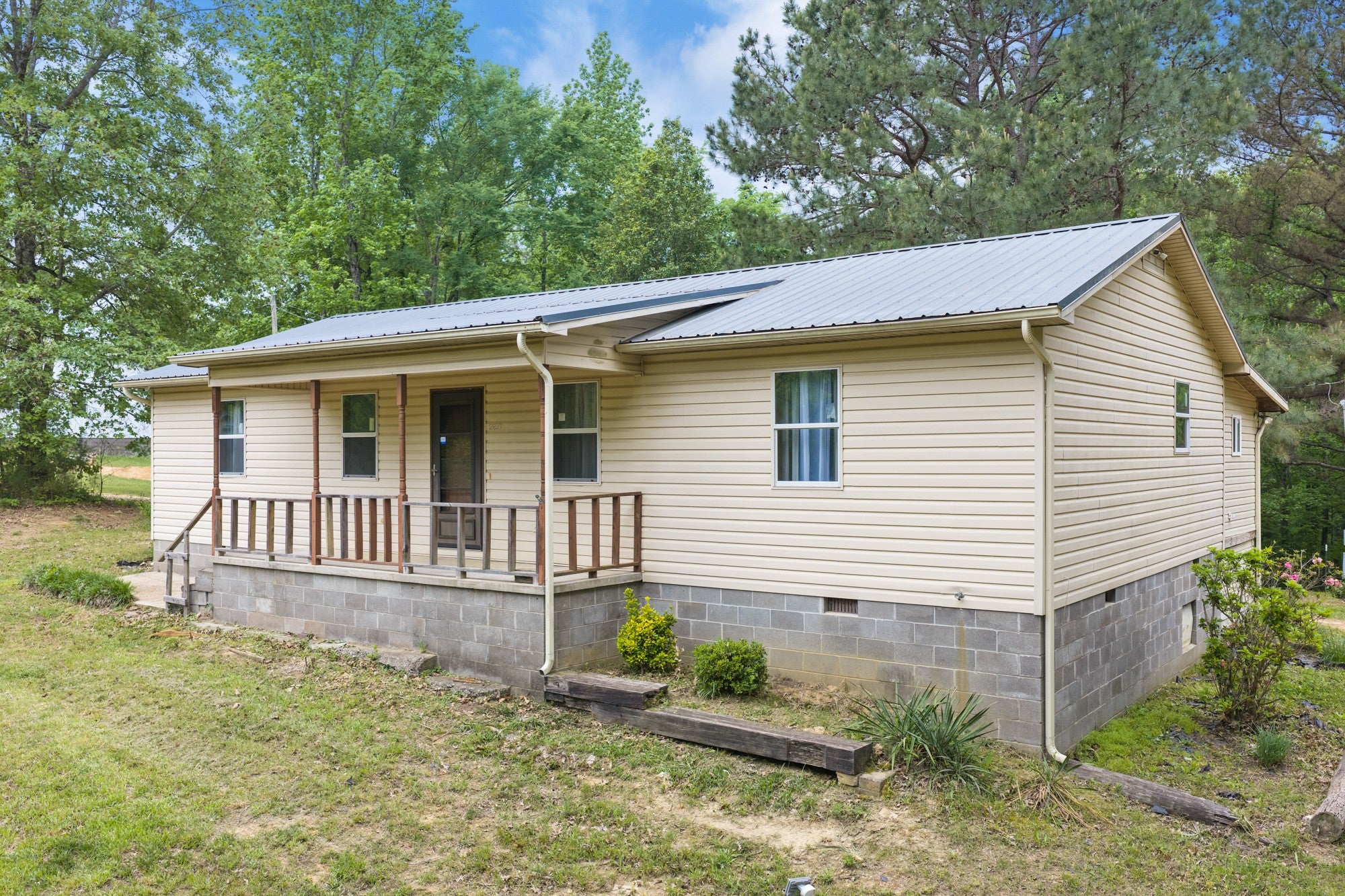 2827 Chapel Hill Rd