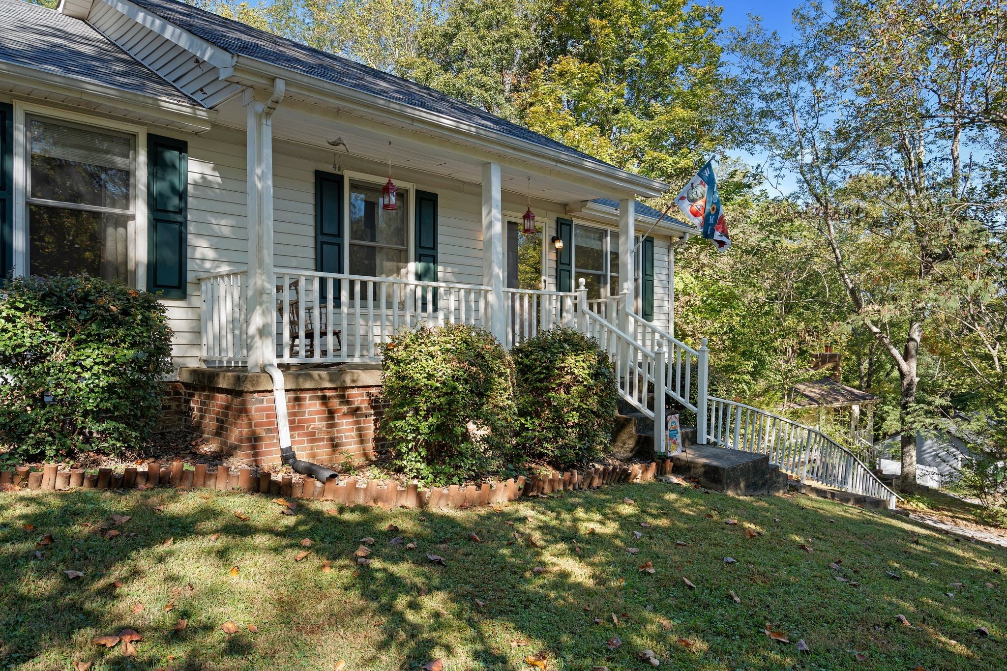 1150 Chapel Hill Cir