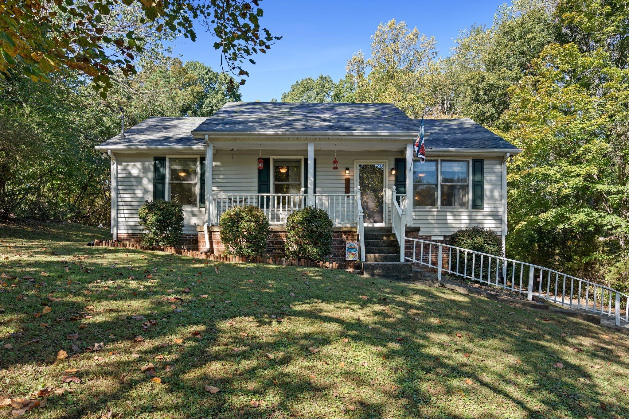 1150 Chapel Hill Cir