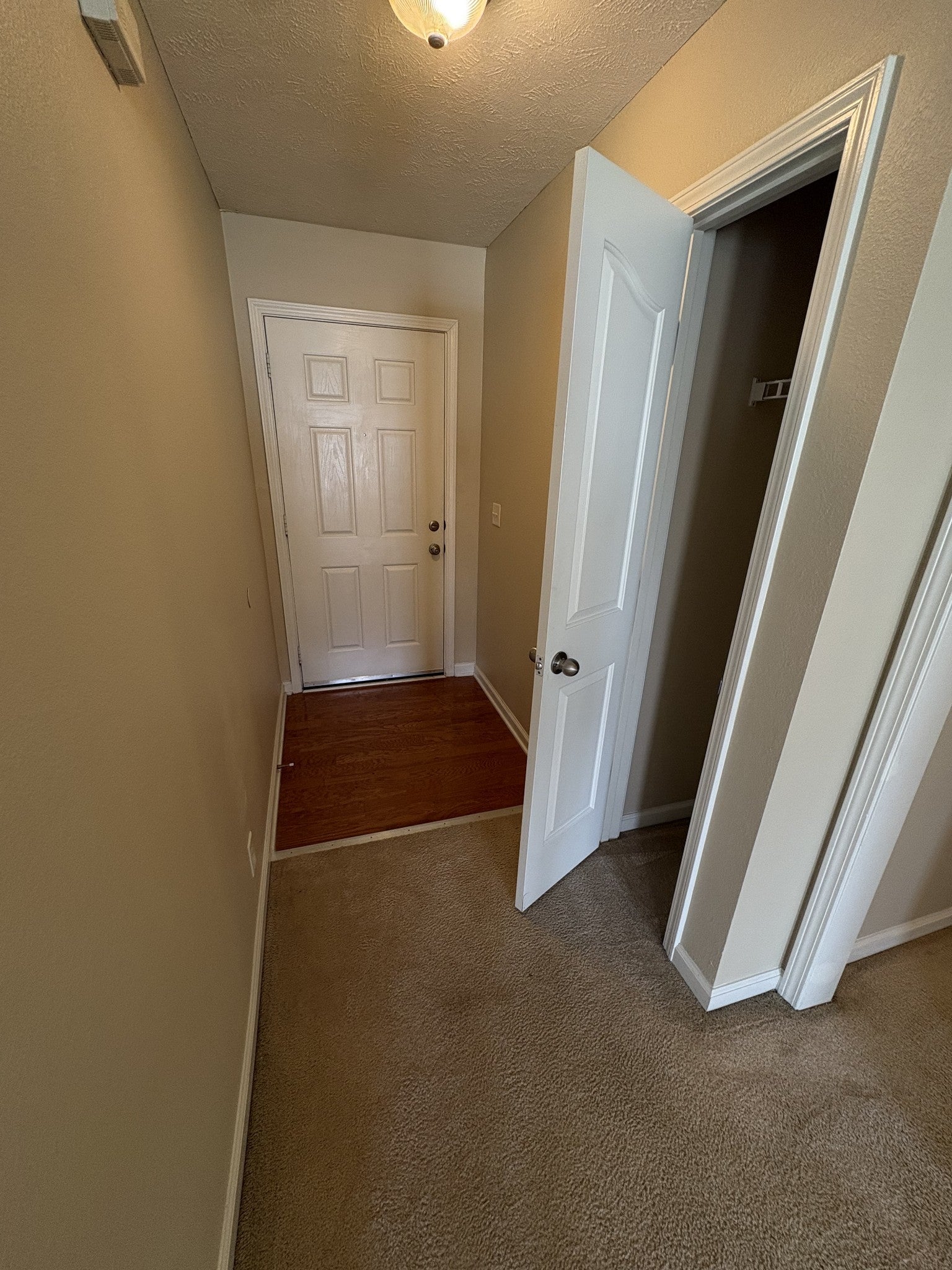 832 Kanatak Ln