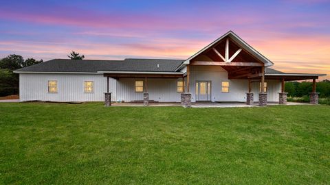 226 Douglas Rd Murray KY 42071