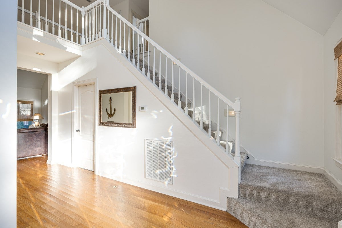 287 Rivermont Cir