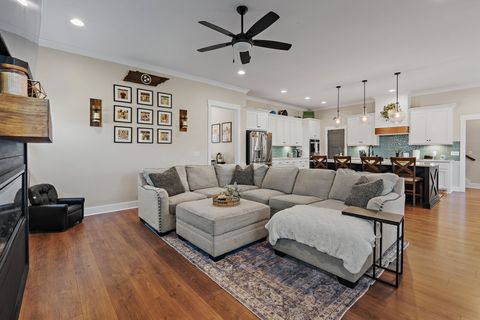 1925 Rhonda Dr Christiana TN 37037