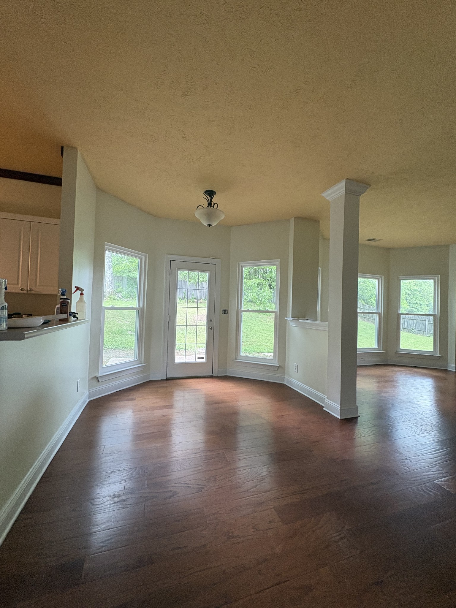 7216 Glenwood Dr