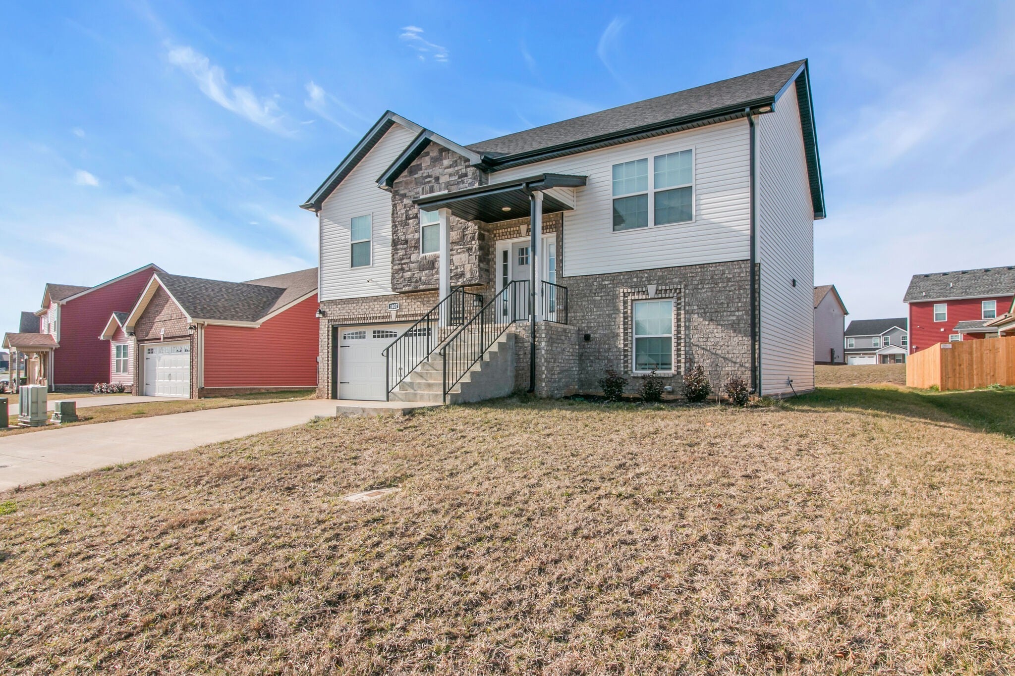 1037 Whitney Dr