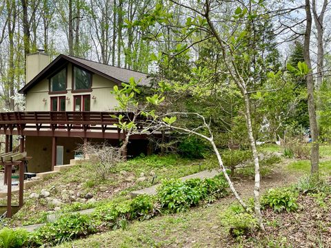 1073 Crane Ct Kingston Springs TN 37082