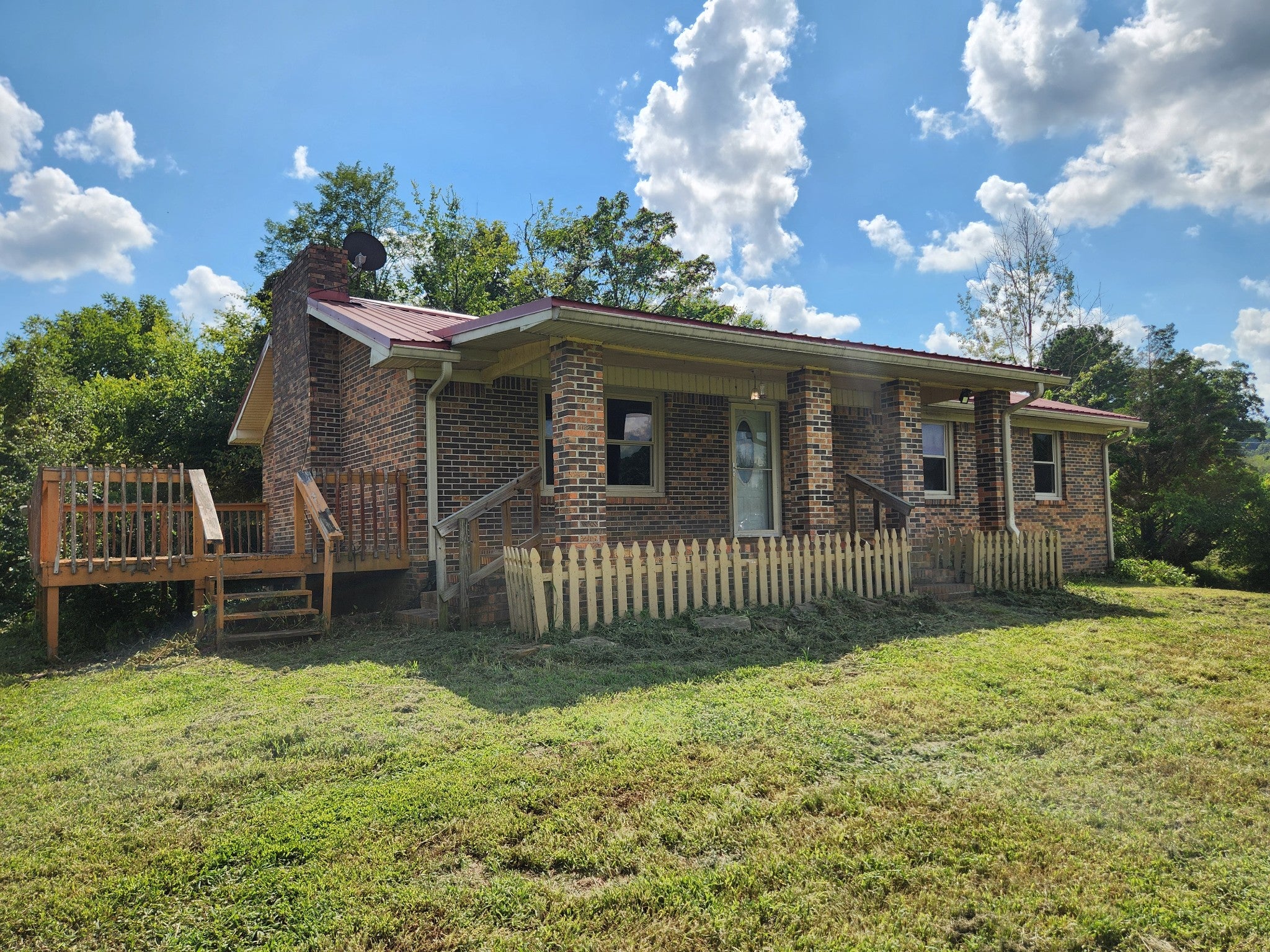 1963 Hidden Hills Rd