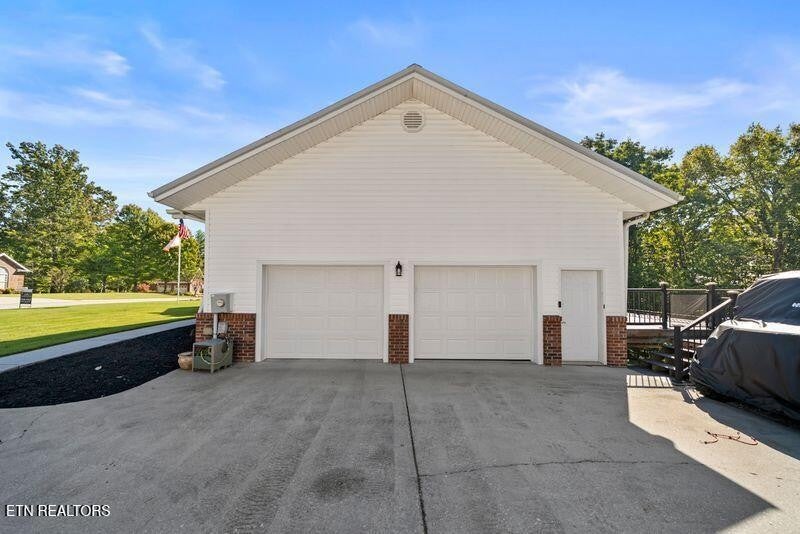186 Cabot Lane