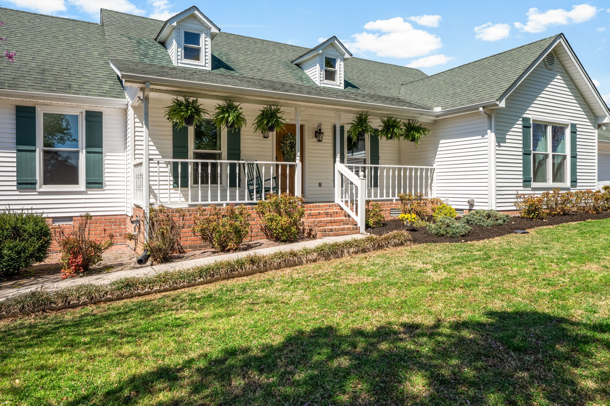 185 Crest Dr
