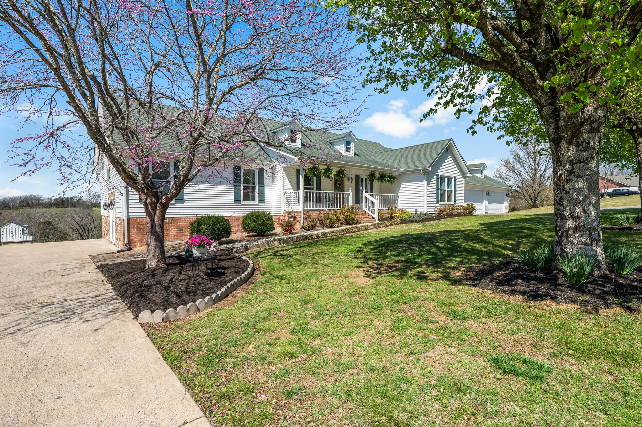 185 Crest Dr