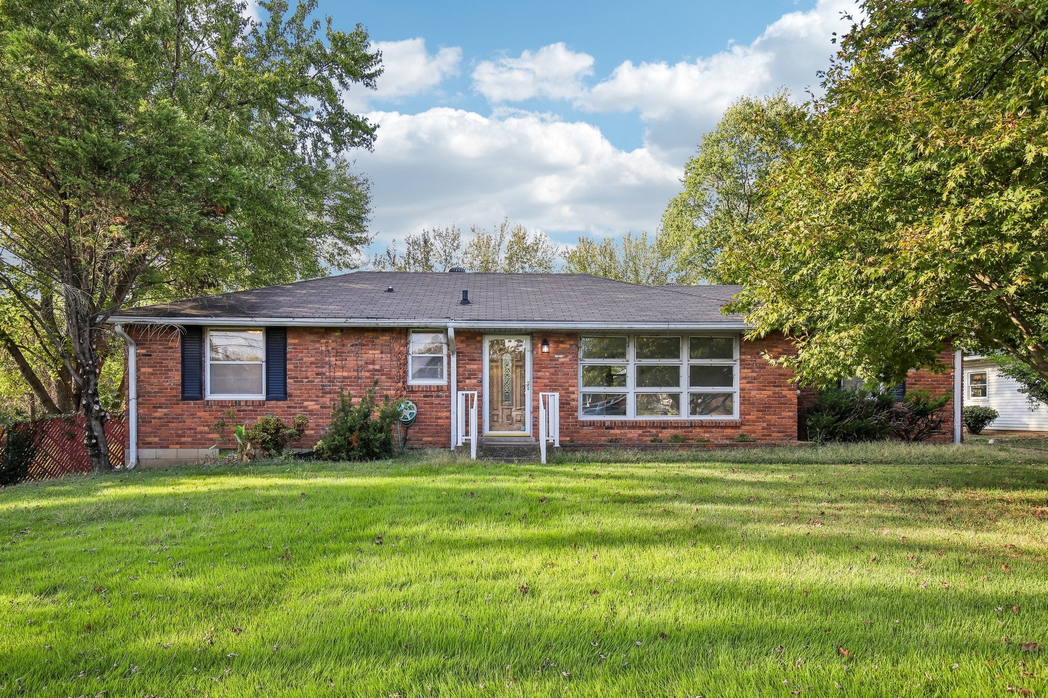 2-bed listing at 405 Mcdonald Dr, Nashville