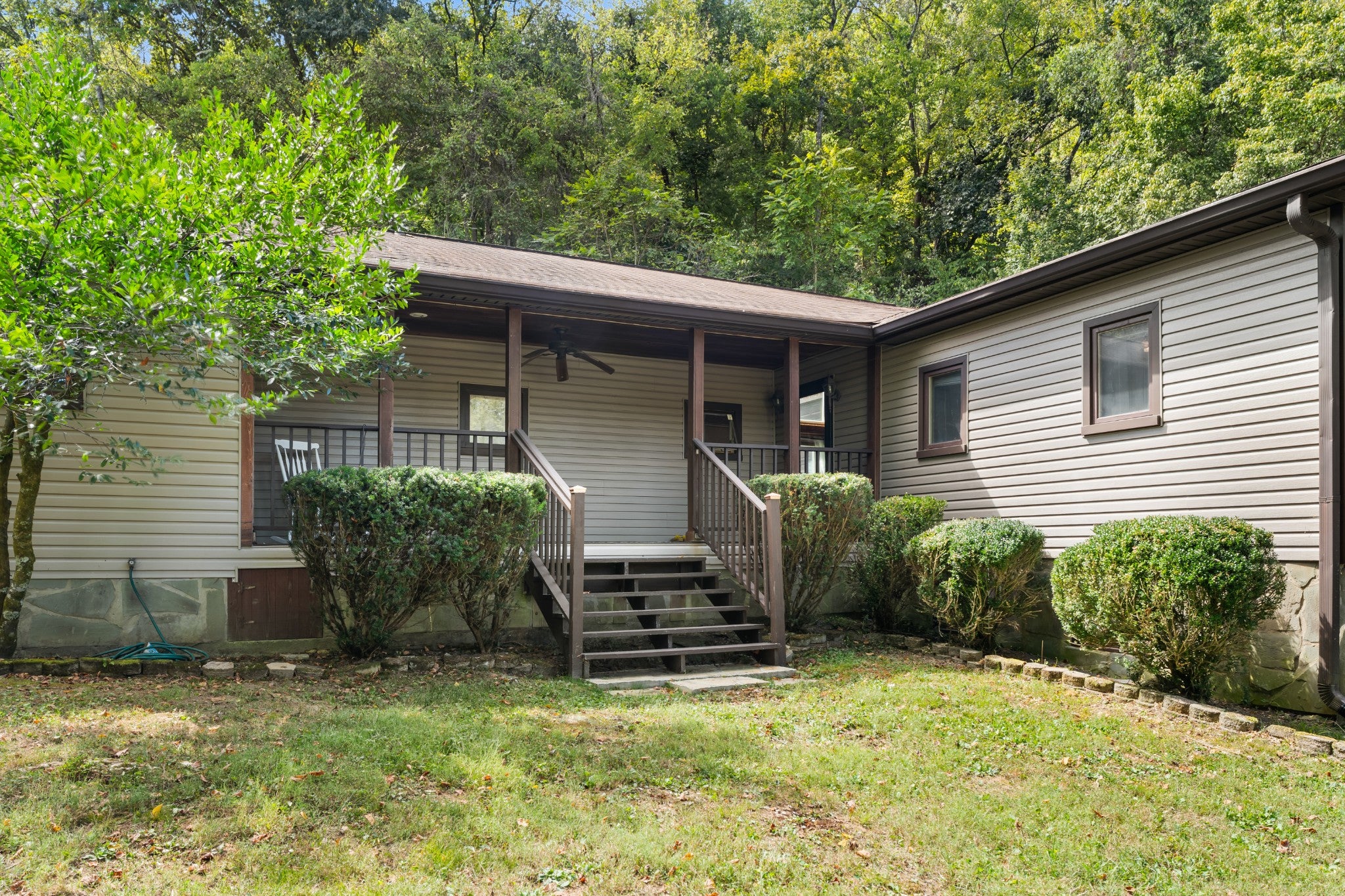 4833 Eatons Creek Rd