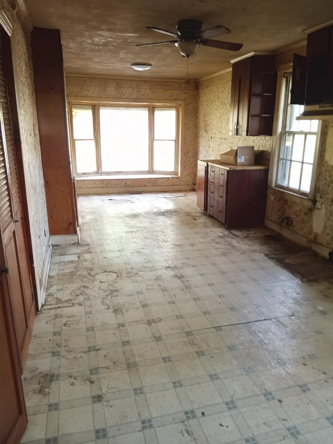 1404 Riverwood Dr