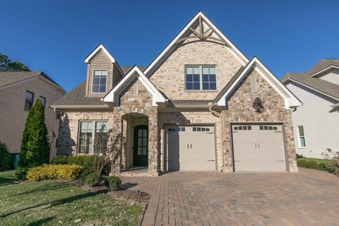 2115 White Poplar Ct Murfreesboro TN 37130