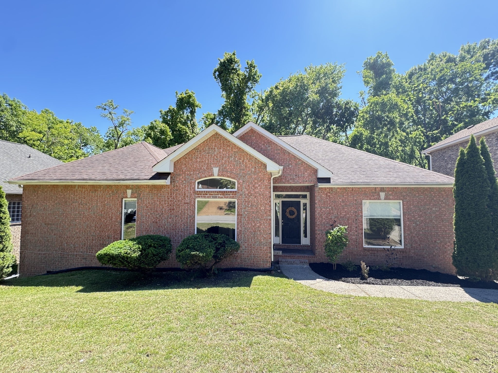 5.0-bed rental at 7145 Forrest Oaks Dr