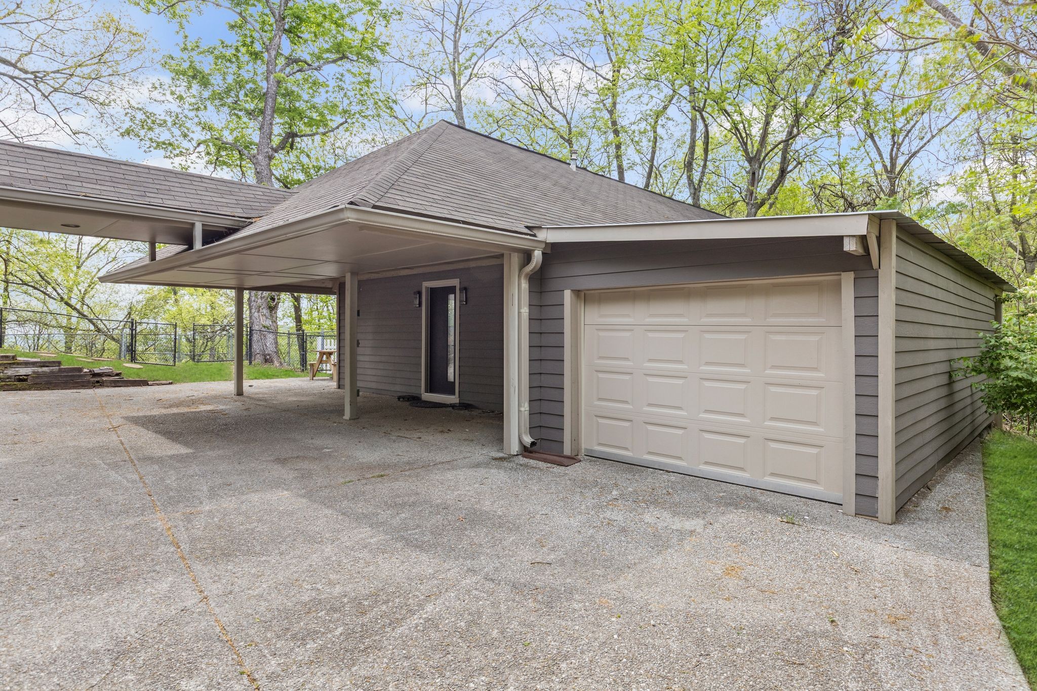 Franklin, Tennessee 37069, United States, 4 Bedrooms Bedrooms, ,4 BathroomsBathrooms,Residential,Active,114116