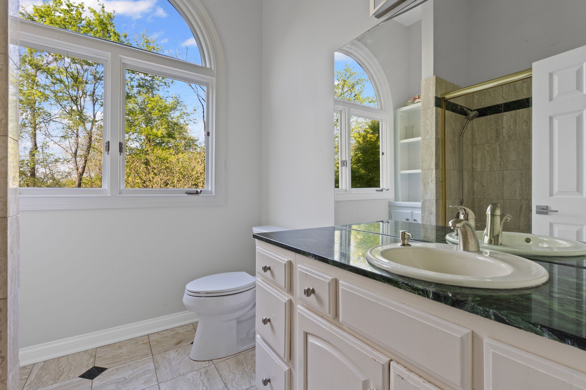 Franklin, Tennessee 37069, United States, 4 Bedrooms Bedrooms, ,4 BathroomsBathrooms,Residential,Active,114116