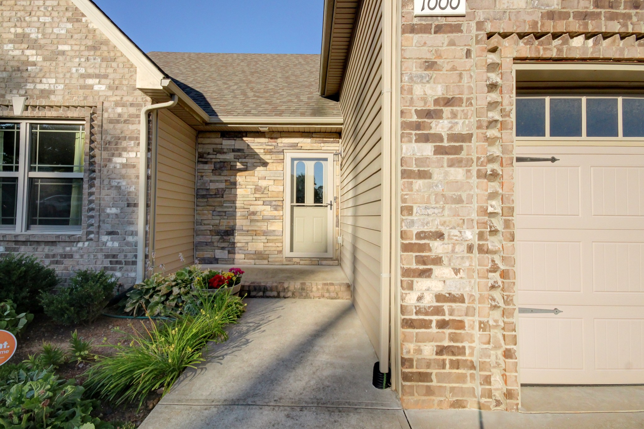 1000 Orchard Hills Dr