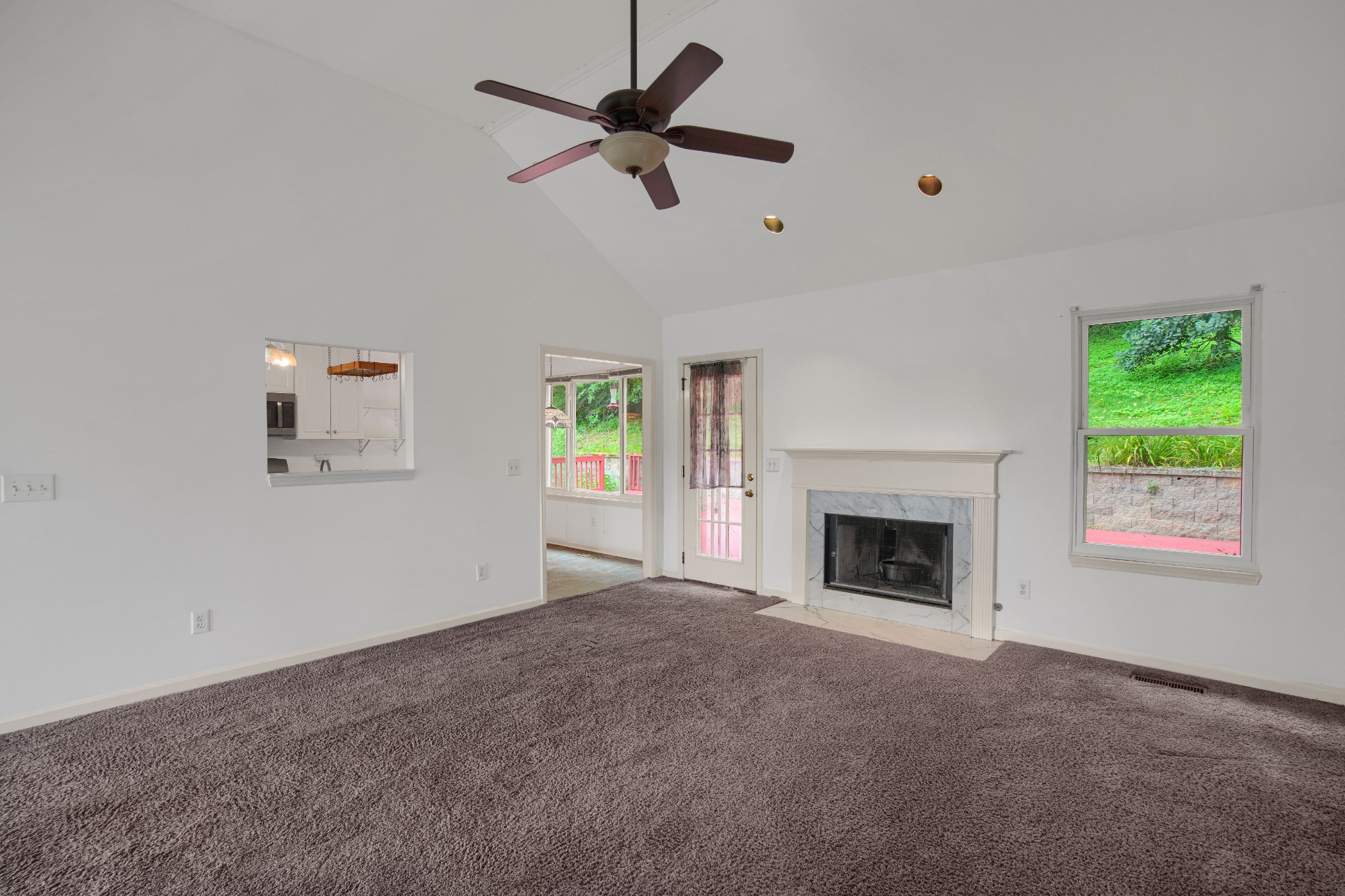 609 Glenridge Close