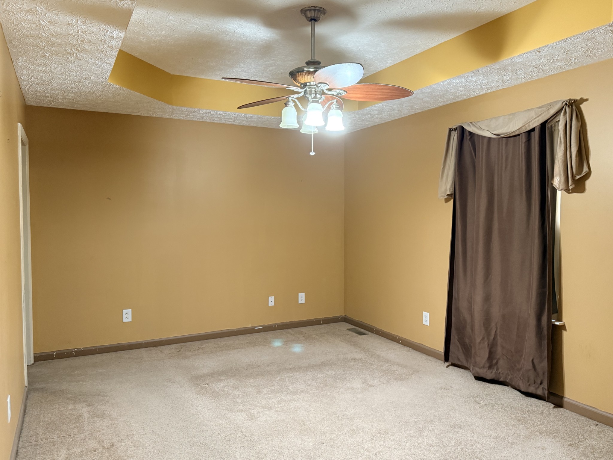 401 Elm Ave