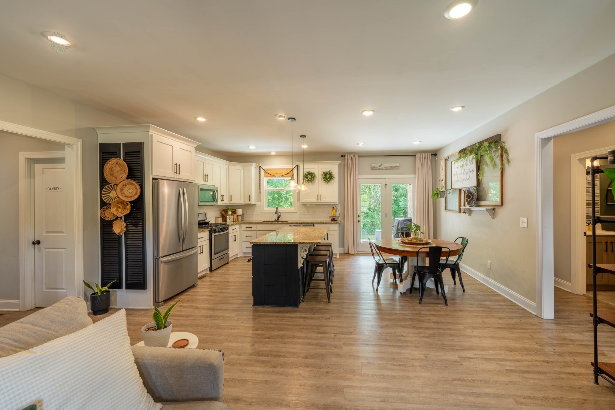 9611 Cross Plains Rd