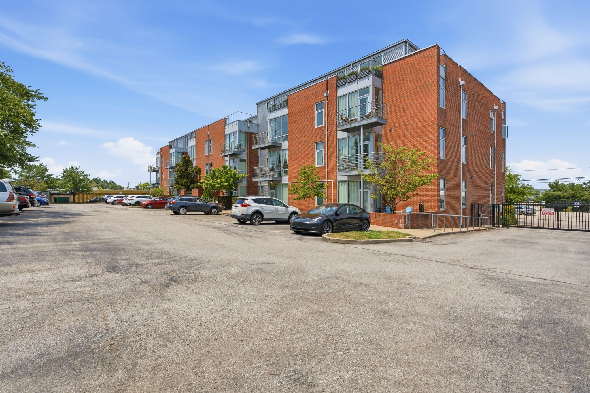 926 Woodland St 109