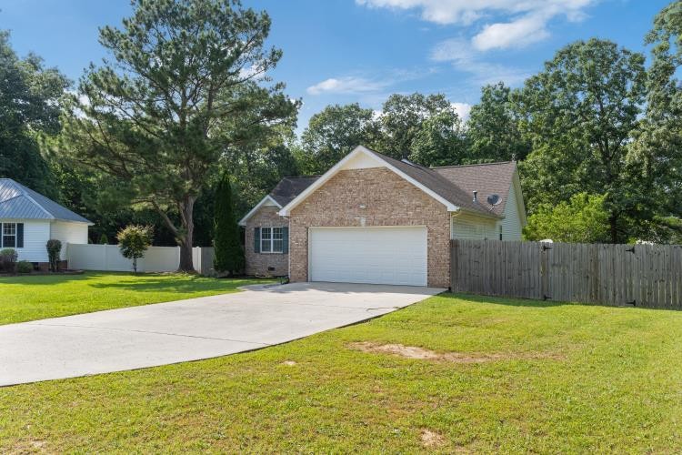 210 Highland Trl