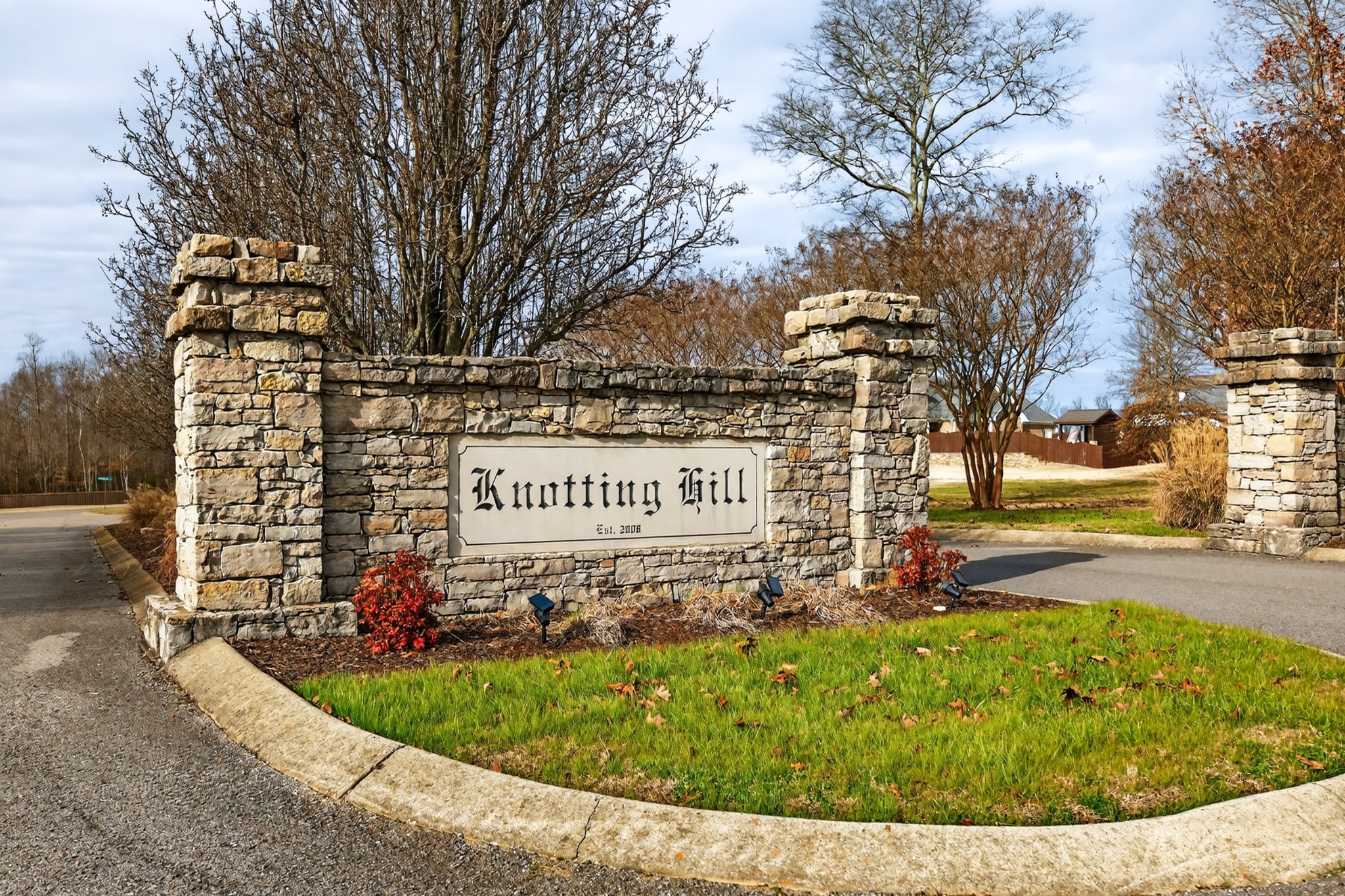 25 Knotting Hill Dr