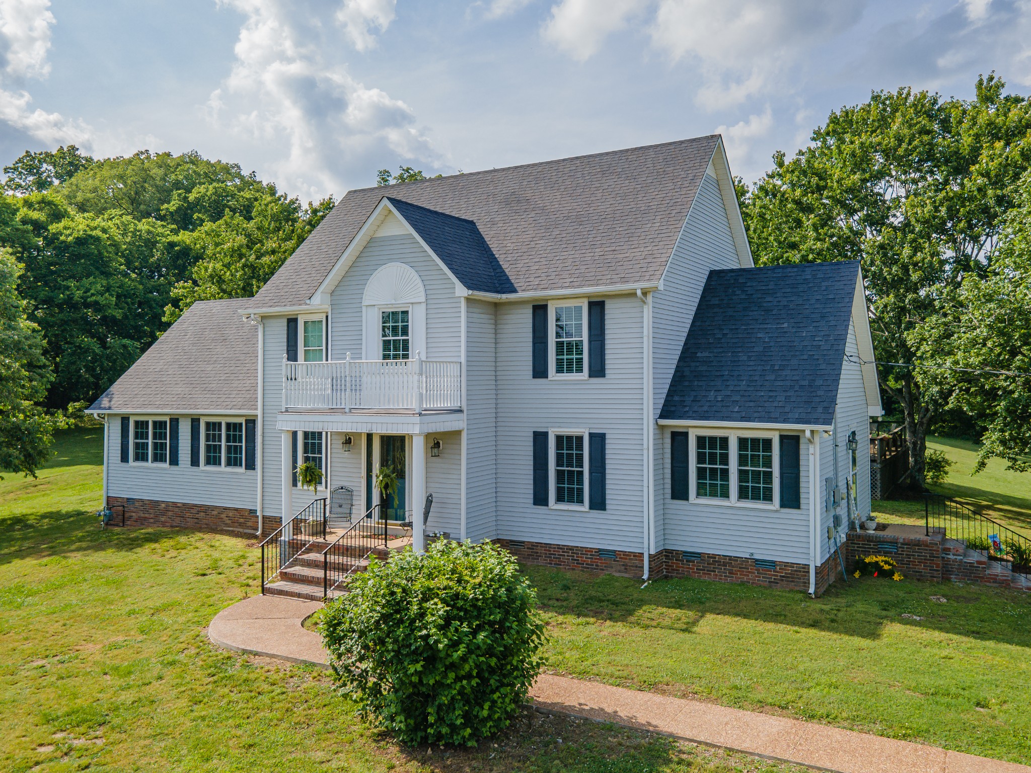 196 Ridgeview Dr