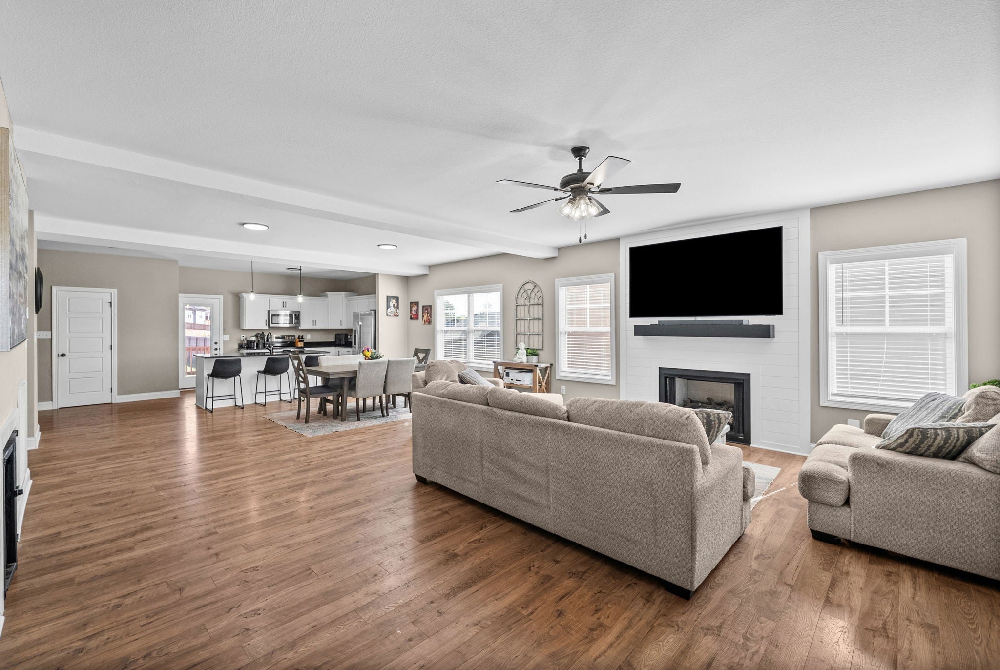 709 Carillo Dr