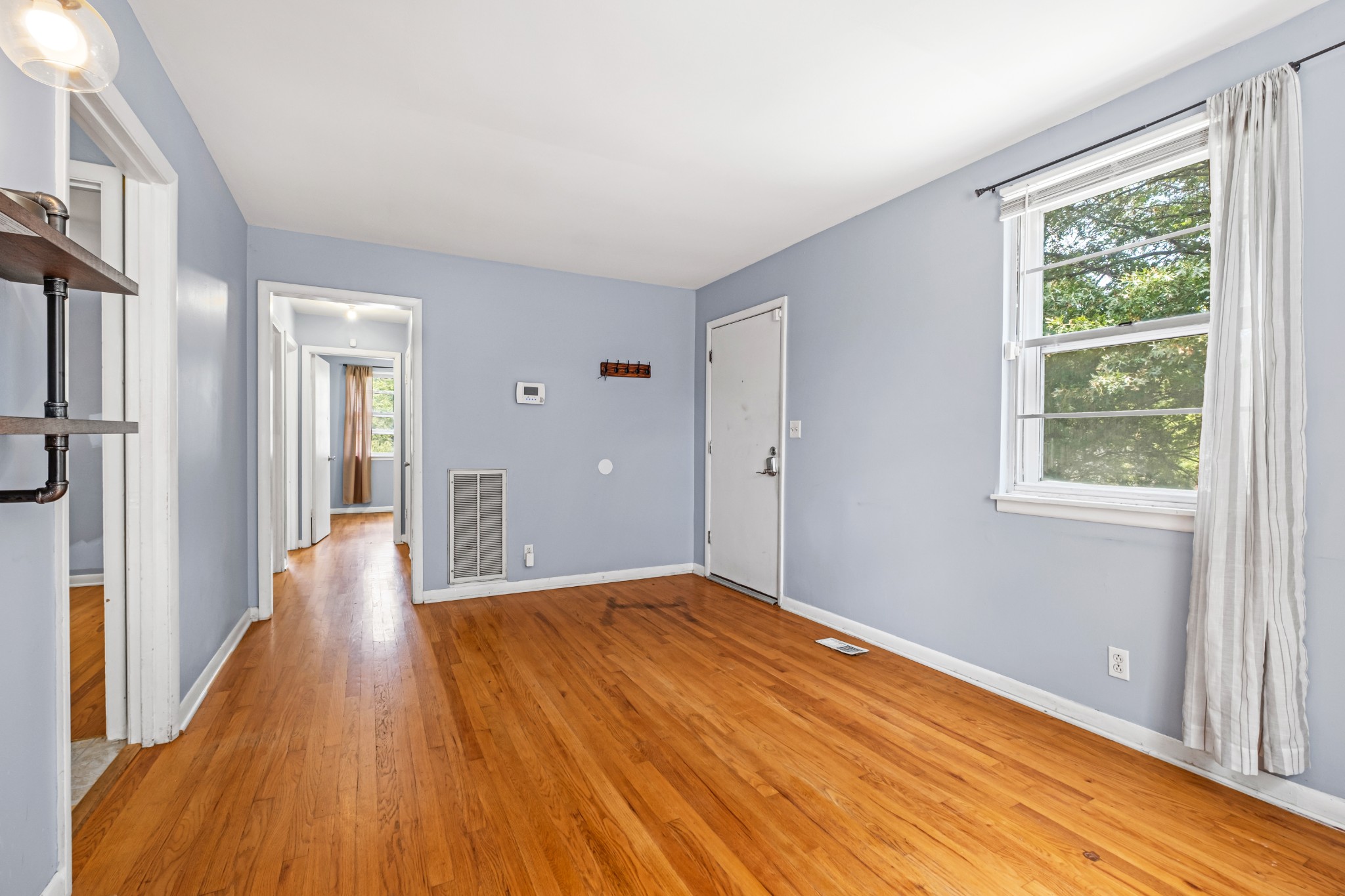 1910 Dahlia Cir