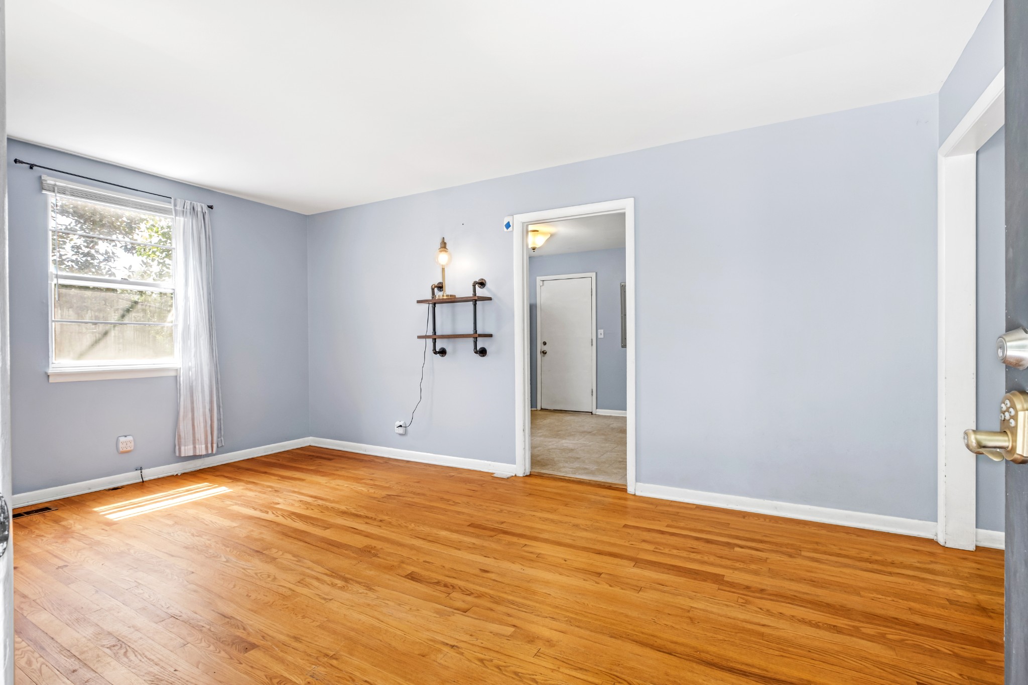 1910 Dahlia Cir