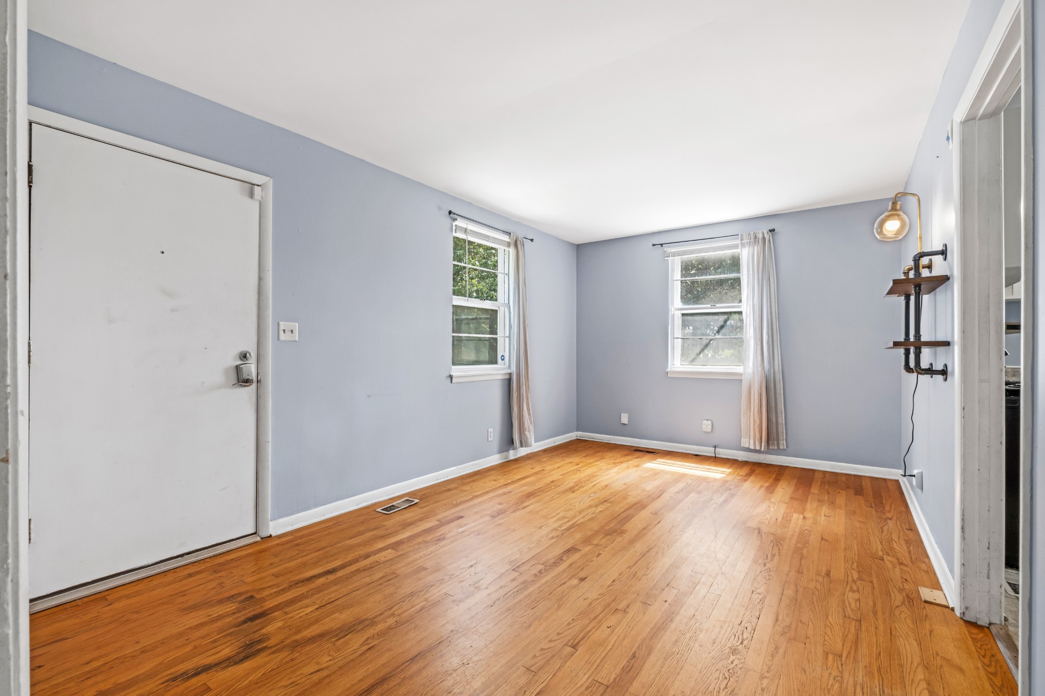 1910 Dahlia Cir