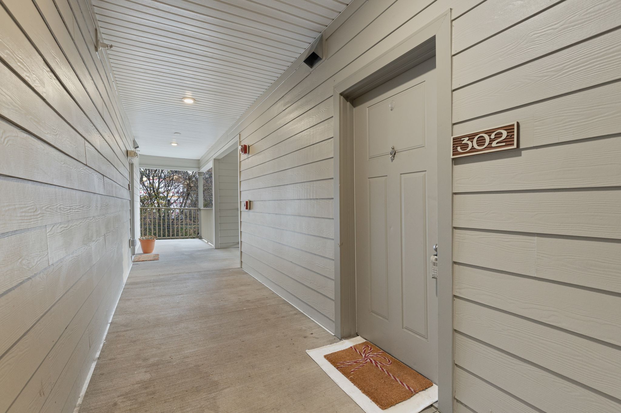 410 Rosedale Ave 302