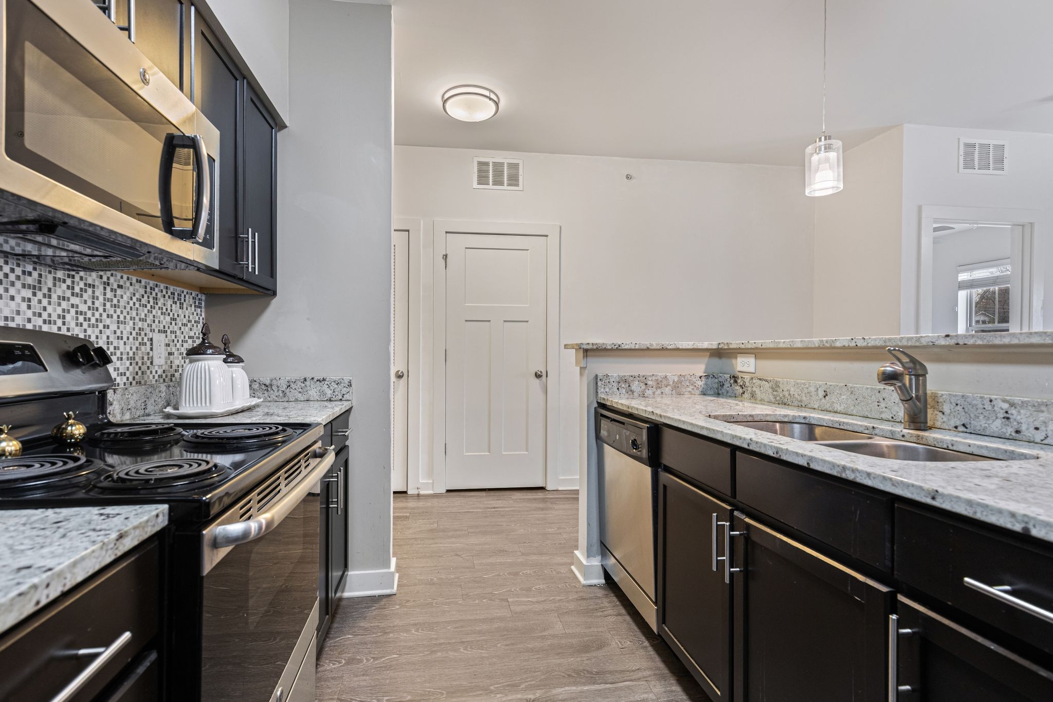 410 Rosedale Ave 302