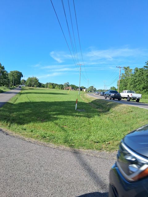 569 New Shackle Island Rd Hendersonville TN 37075