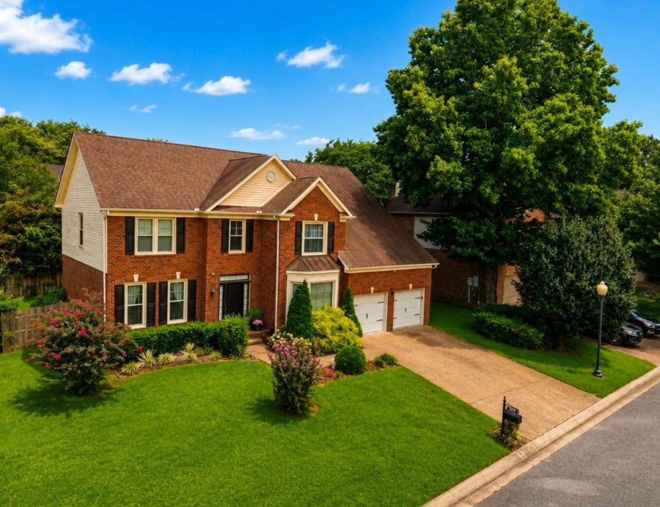 4736 Potomac Ln