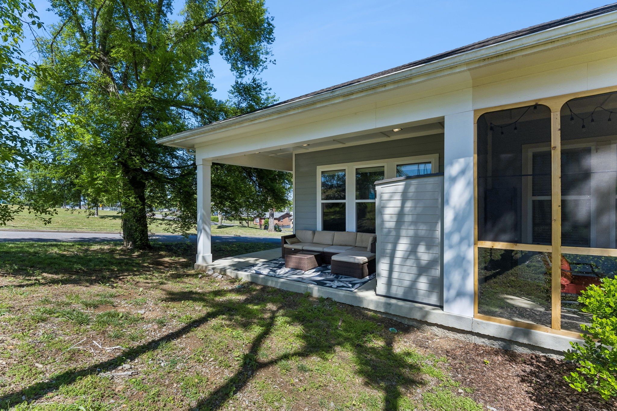 323 Boxmere Pl