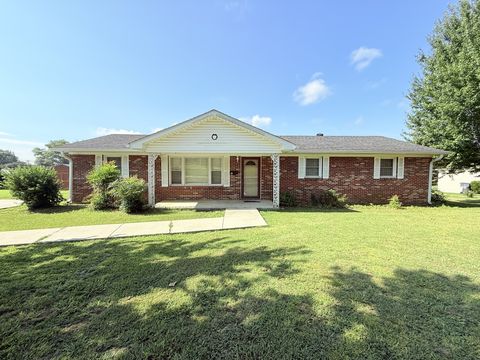 417 Shadowlawn St McMinnville TN 37110