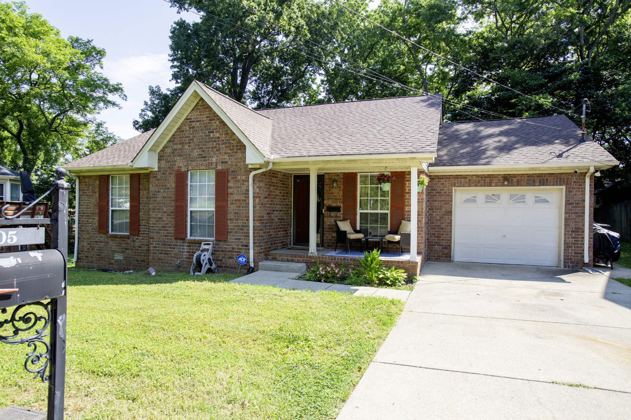805 Carlisle Ct N